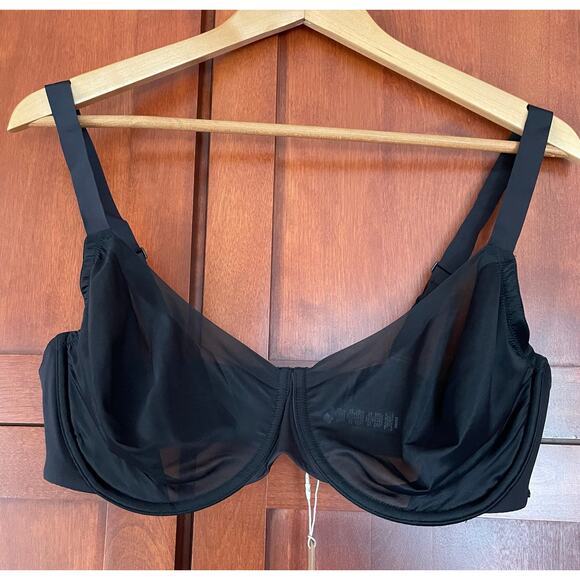 Skims Bra No Show Molded Unlined Demi Onyx Black Size 38DDD (38F) NEW - Picture 1 of 8